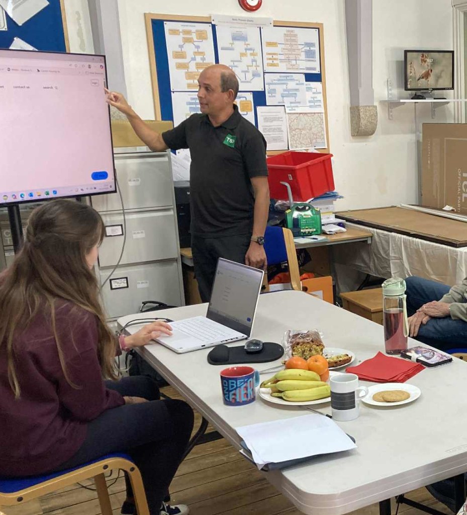 Tim Burge delivering a museum cataloguing training session